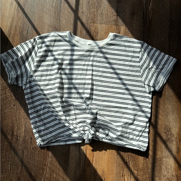 𝐇𝐨𝐥𝐥𝐢𝐬𝐭𝐞𝐫 𝐌𝐮𝐬𝐭 𝐇𝐚𝐯𝐞 𝐂𝐨𝐥𝐥𝐞𝐜𝐭𝐢𝐨𝐧 𝐒𝐭𝐫𝐢𝐩𝐞𝐝 𝐓𝐞𝐞 - Picture 1 of 9